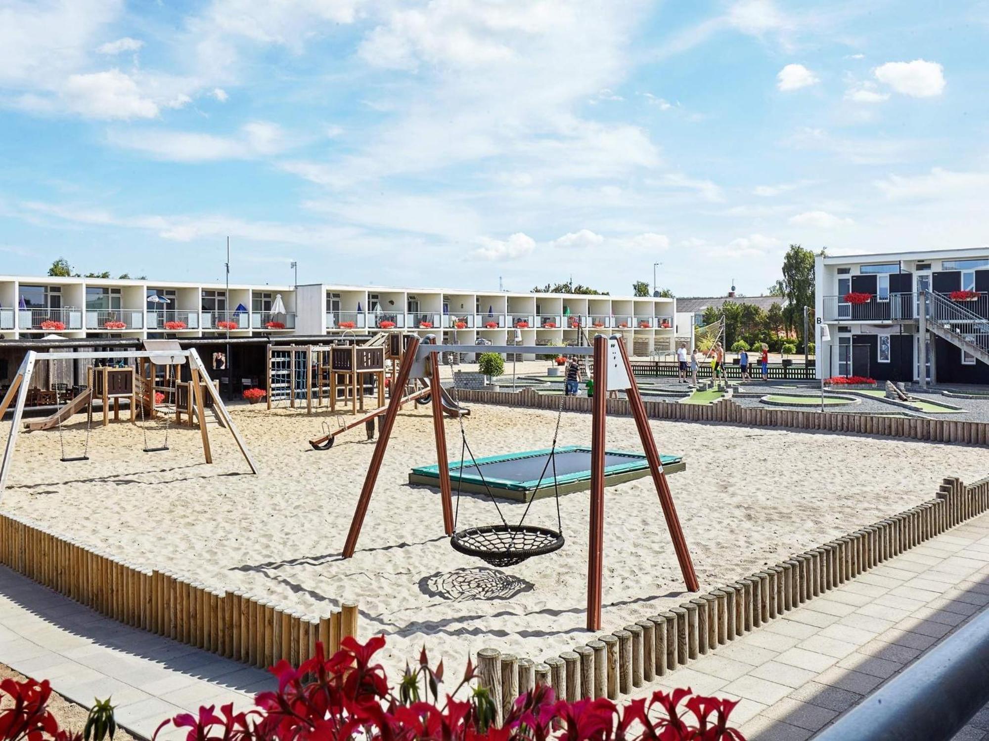 6 Person Holiday Home On A Holiday Park In Glesborg Eksteriør billede